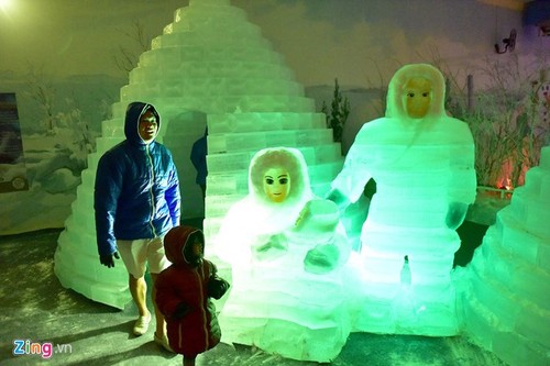 Kids escape heat at Saigon Polar Expo - ảnh 4